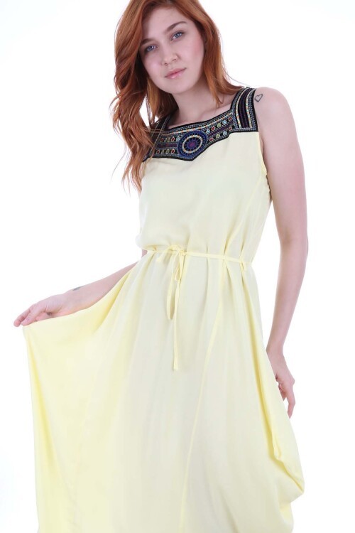 1512 Önü Nakışlı Elbise - Sarı
