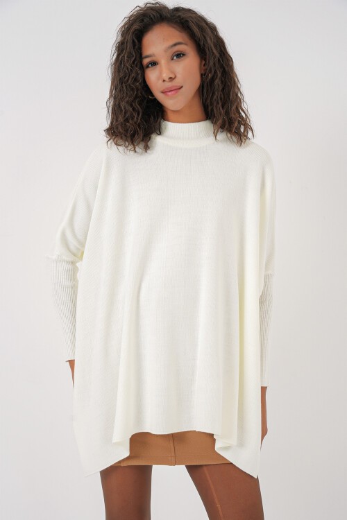 15783 Yırtmaçlı Panço Kazak - Beyaz