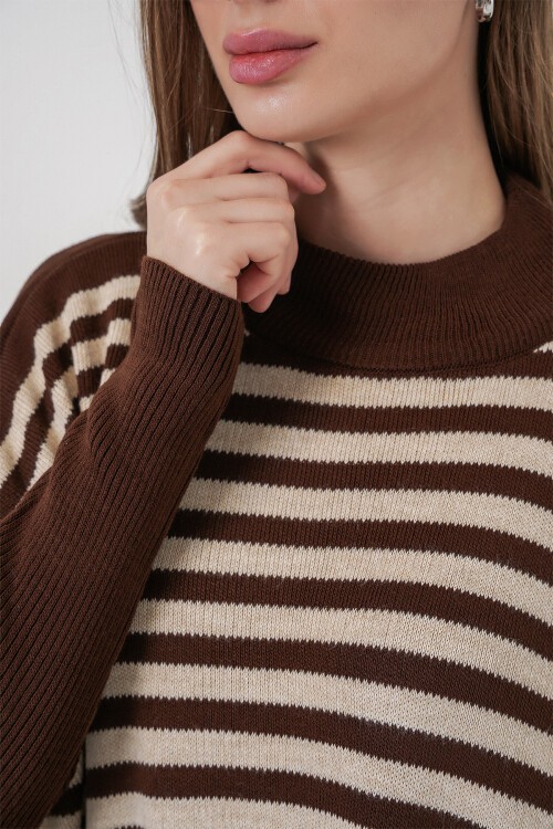 15783 Yırtmaçlı Panço Kazak - M. Kahverengi