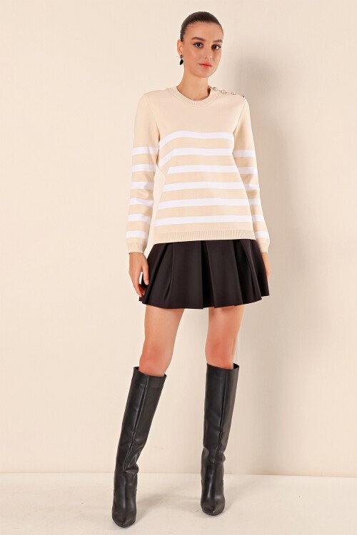 15820 Düğme Detay Çizgili Kazak - Bej