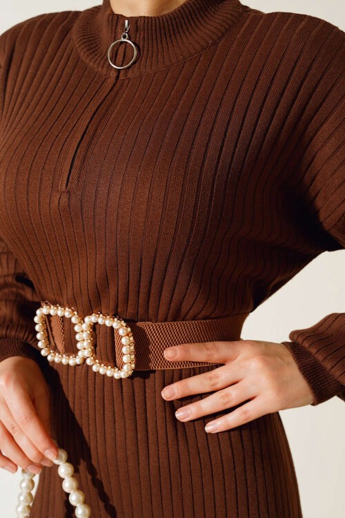 15900 Boydan Tesettür Triko Elbise - Kahverengi