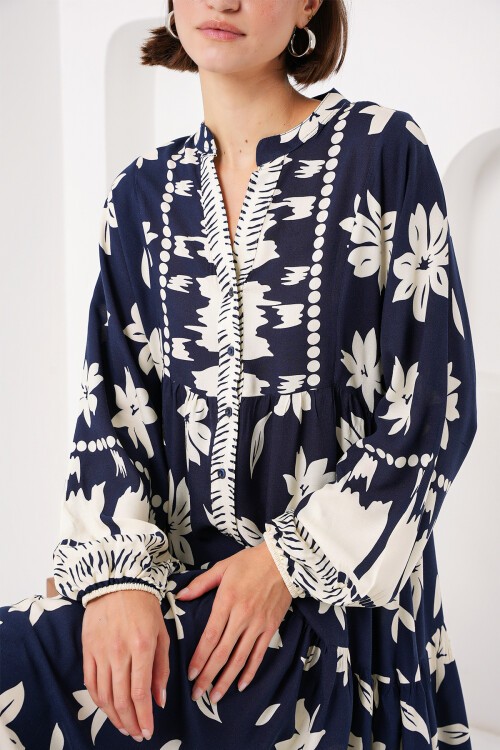 2423 Otantik Desenli Tesettür Elbise - L. Lacivert