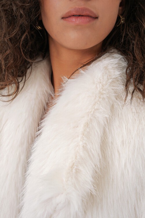 5186 Kruvaze Peluş Kürk Kaban - Beyaz