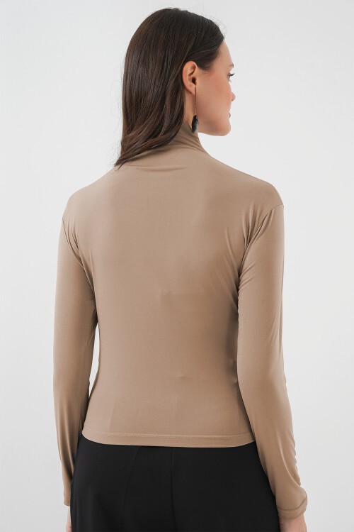 925 Büzgü Detaylı Sandy Bluz - Bej