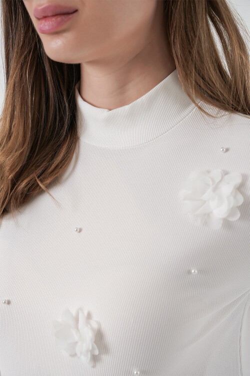 Kadın Çiçekli Örme Bluz 978 - Beyaz