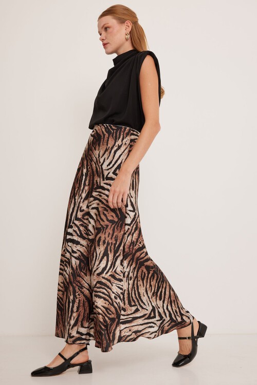 Kadın Kahverengi Bej Desenli Saten Etek 15877