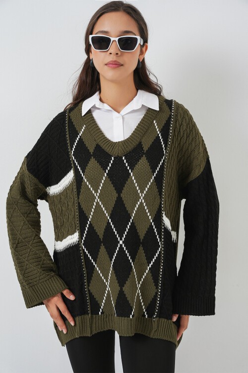 Kadın V Yaka Desenli Triko Kazak 15933 - Haki