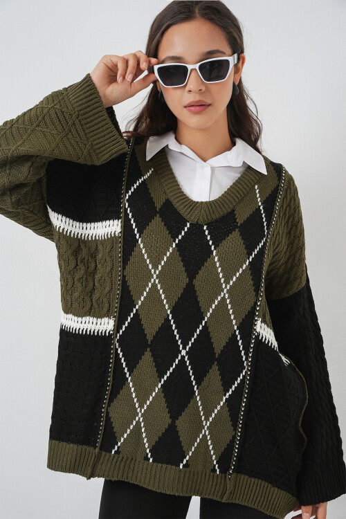 Kadın V Yaka Desenli Triko Kazak 15933 - Haki