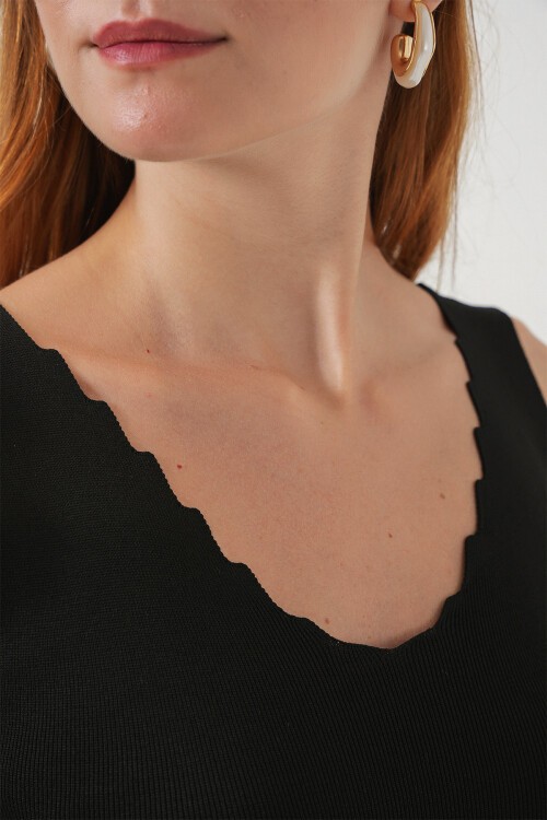 Kadın Zikzaklı V Yaka Bluz 15930 - Siyah