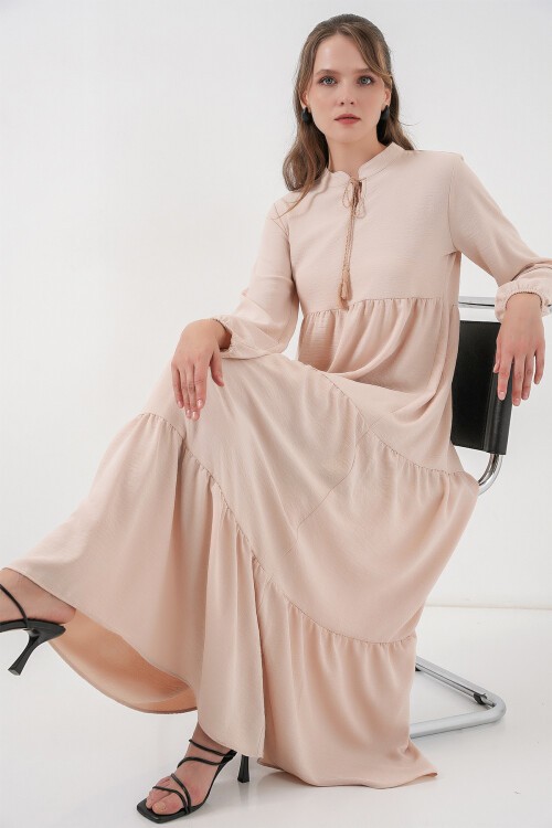 T1627 Yaka Bağcıklı Elbise - C. Bej