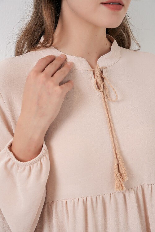 T1627 Yaka Bağcıklı Elbise - C. Bej