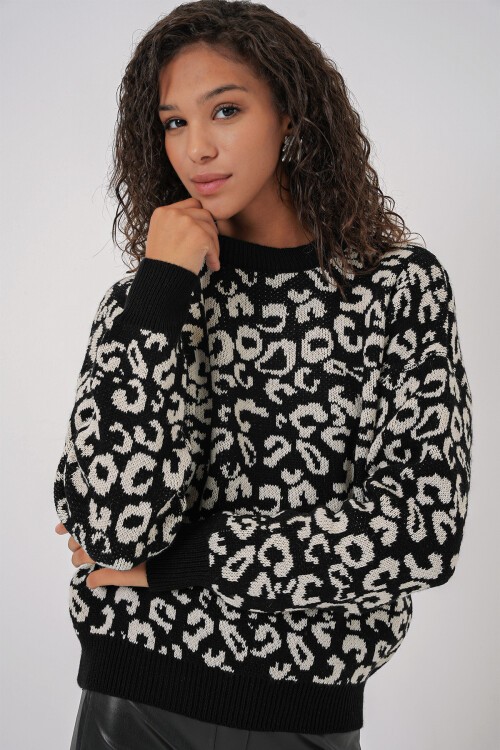 15909 Kadın Desenli Oversize Triko Kazak - Siyah - Beyaz 1