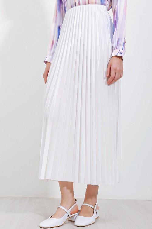 8009 Deri Görünümlü Piliseli Etek - Beyaz