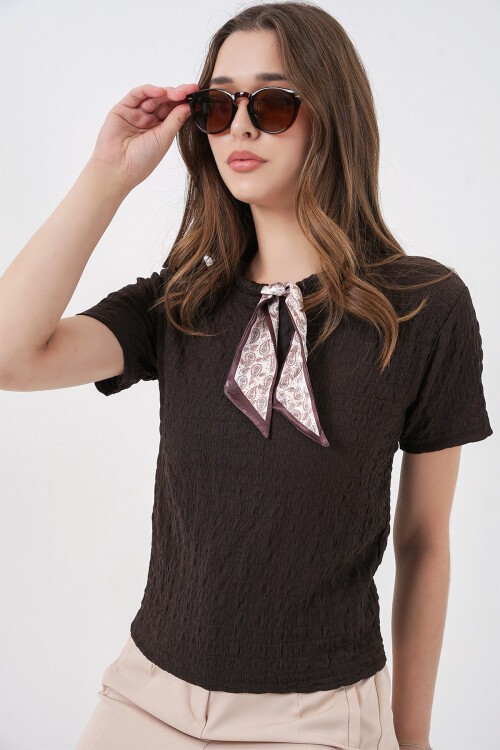 Kadın Kısa Kol Fularlı Örme Bluz 981 - Kahverengi