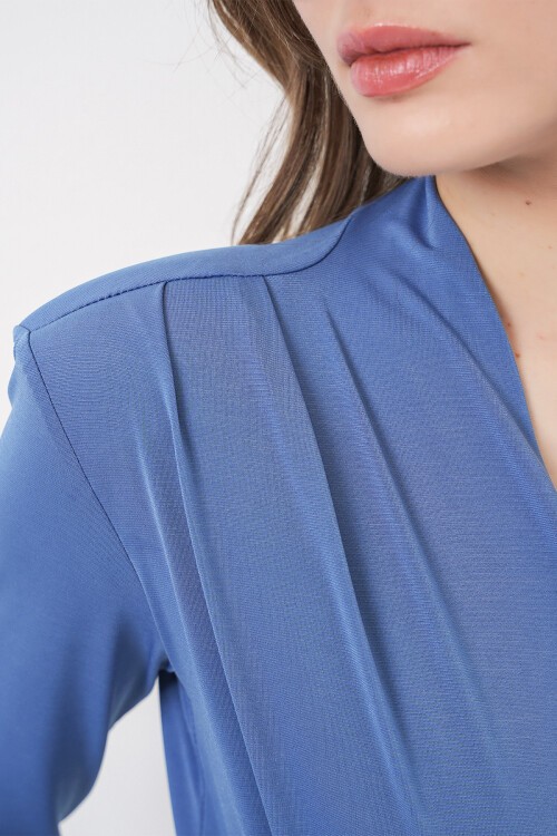 Kadın Omuz Vatkalı Kruvaze Yaka Bluz 942 - İndigo