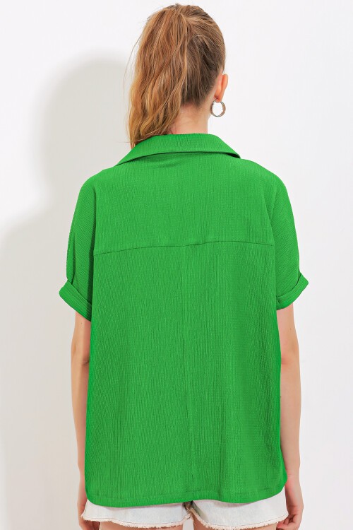 Kadın Yeşil Oversize Polo Yaka Örme Bluz 0486