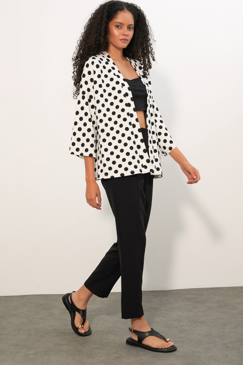 Kadın Örme Puantiyeli Kimono 5996 - Beyaz