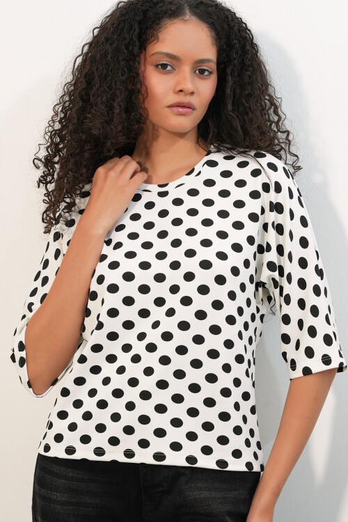 Kadın Oversize Puantiyeli Bluz 40020 - Beyaz