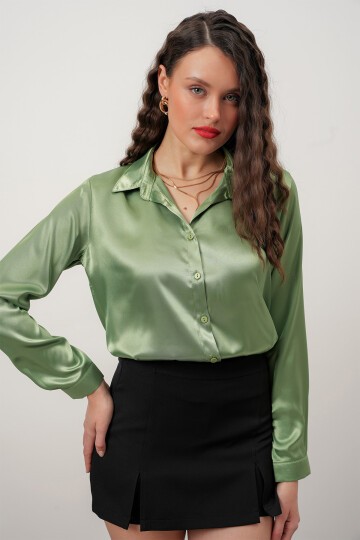 Merterium Kadın Saten Gömlek Geniş Beden Aralığı - Y.Yeşil