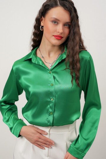 Merterium Kadın Saten Gömlek Geniş Beden Aralığı - Yeşil