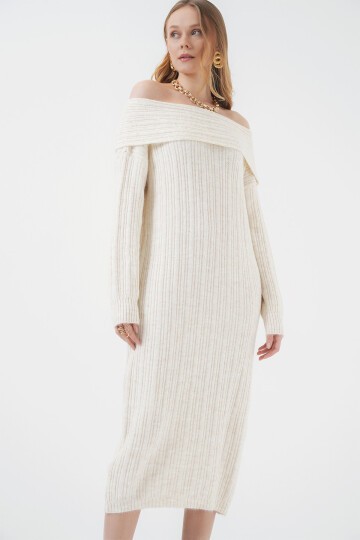 Merterium 15920 Madonna Yaka Oversize Triko Elbise - Ekru