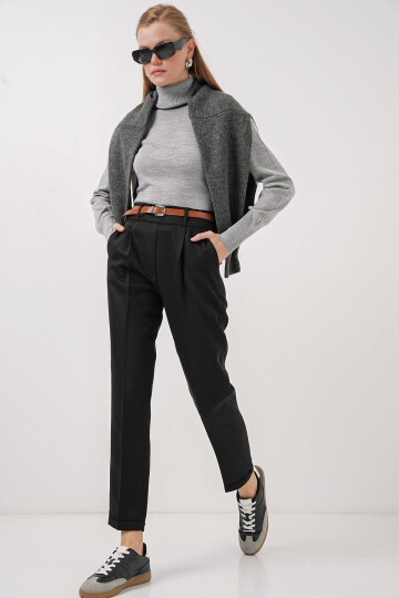 Merterium 6686 Kadın Pileli Kemerli Kumaş Pantolon - Siyah