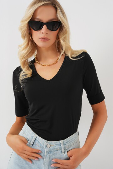 Merterium Kadın V Yaka Kısa Kol Basic Bluz 955 - Siyah