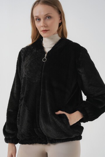 Merterium 5091 Kapşonlu Kürklü İçi Astarlı Mont - Siyah