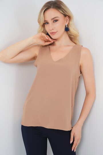 V Yaka Sıfır Kol Bluz 950 - Bisküvi