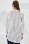 Merterium Kadın Bej Beyaz Desenli Oversize Saten Gömlek 3985