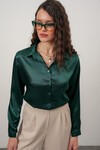 Merterium Kadın Saten Gömlek Geniş Beden Aralığı - Zümrüt Yeşili