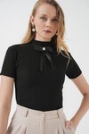 Merterium 926 Yaka Detaylı Kısa Kol Bluz - Siyah