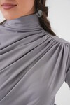 925 Büzgü Detaylı Sandy Bluz - Gri