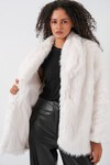 Kadın Kemerli Oversize Kürklü Kaban - Beyaz