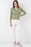 Kadın Omuz Vatkalı Kruvaze Yaka Bluz 942 - E.Yeşil
