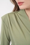Kadın Omuz Vatkalı Kruvaze Yaka Bluz 942 - E.Yeşil